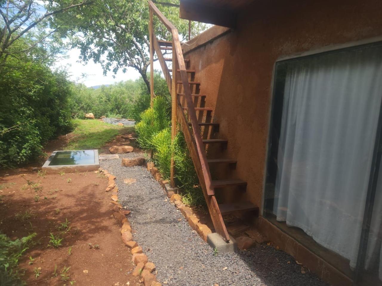 Hartbeest Bush Lodge 4 Hartbeespoort Bagian luar foto